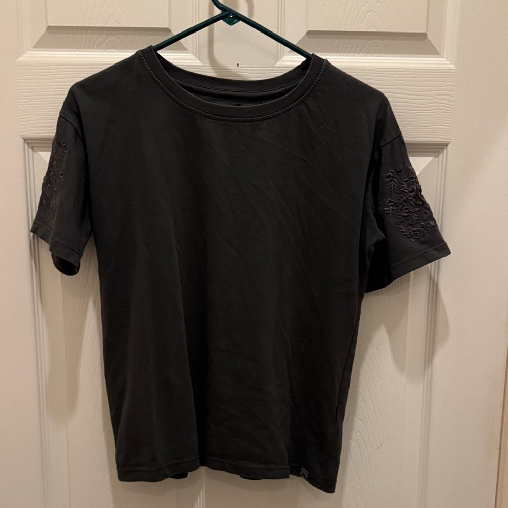C&C California Toni Floral Embroidered Sleeve Tee